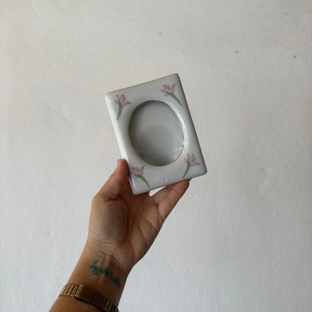 N/A white porcelain